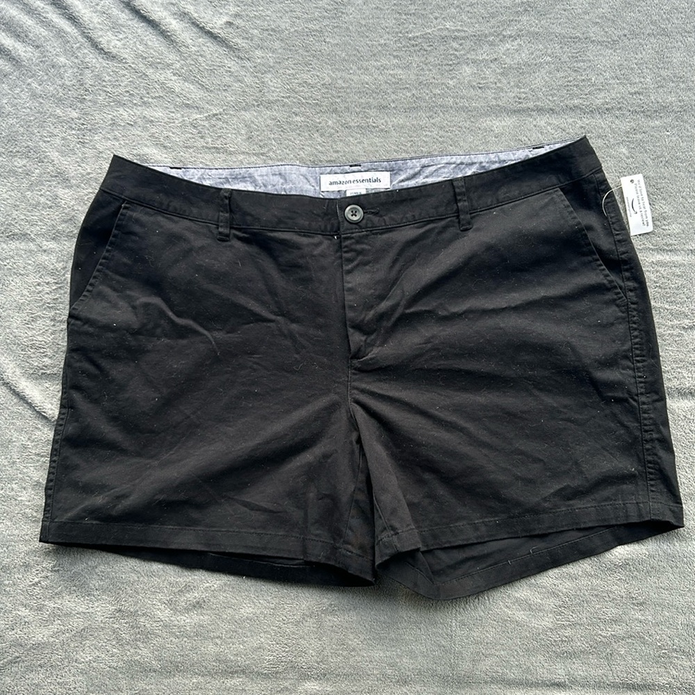 Amazon Essentials Women’s Black Chino Shorts Size 16‎ NWT